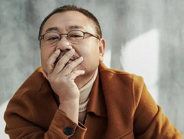 金鸡奖最佳男配范伟：风光背后，是与妻子31年的相濡以沫