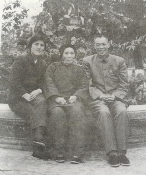 50年志愿军第一次总结大会，彭德怀厉声喝道：38军的梁兴初来了没