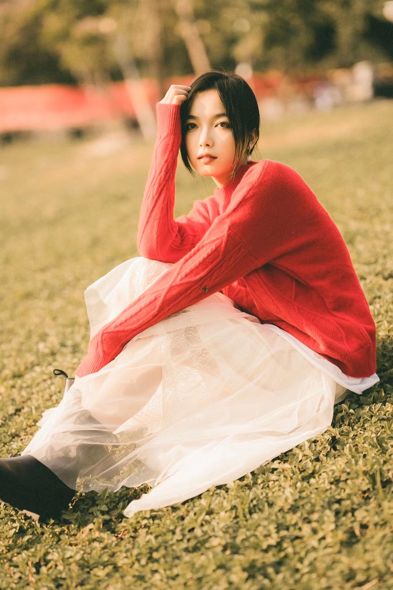 推荐超好看的手部拍照姿势,人像手部美姿摄影作品