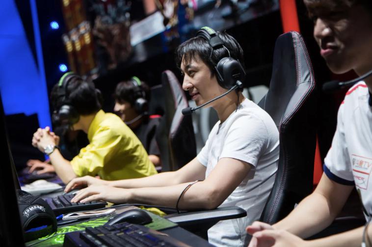 签约费过亿的游戏直播一姐停播了，平台为何没挽留？