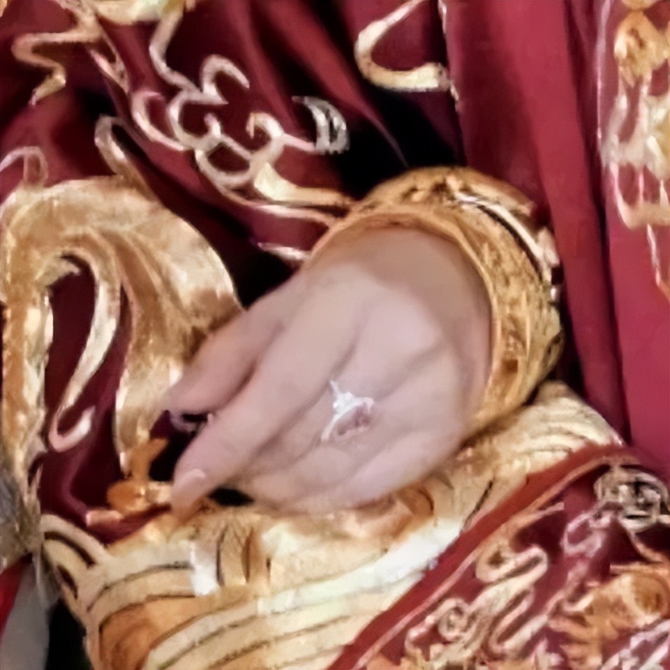 何超莲上亿珠宝,何超莲全球独一件珠宝