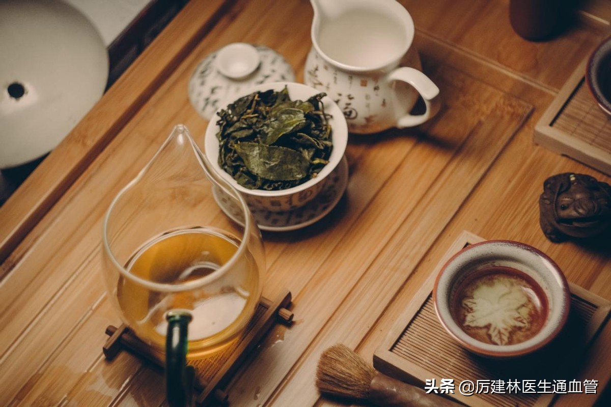 喝茶后不能吃哪些水果,喝茶后吃药有什么危害