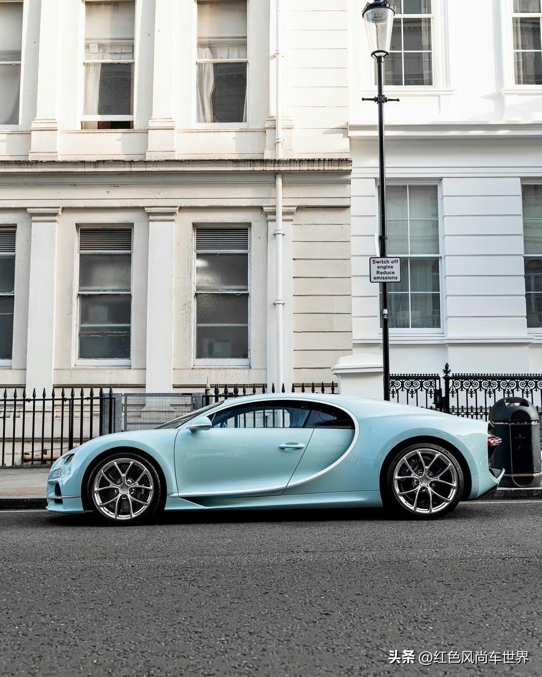 国外街拍精选系列|伦敦街头迪拜大佬座驾布加迪Chiron号比车贵
