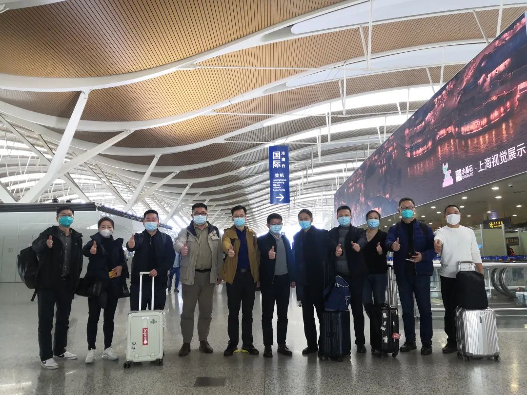 都在搞钱,都在拼命搞钱的时代