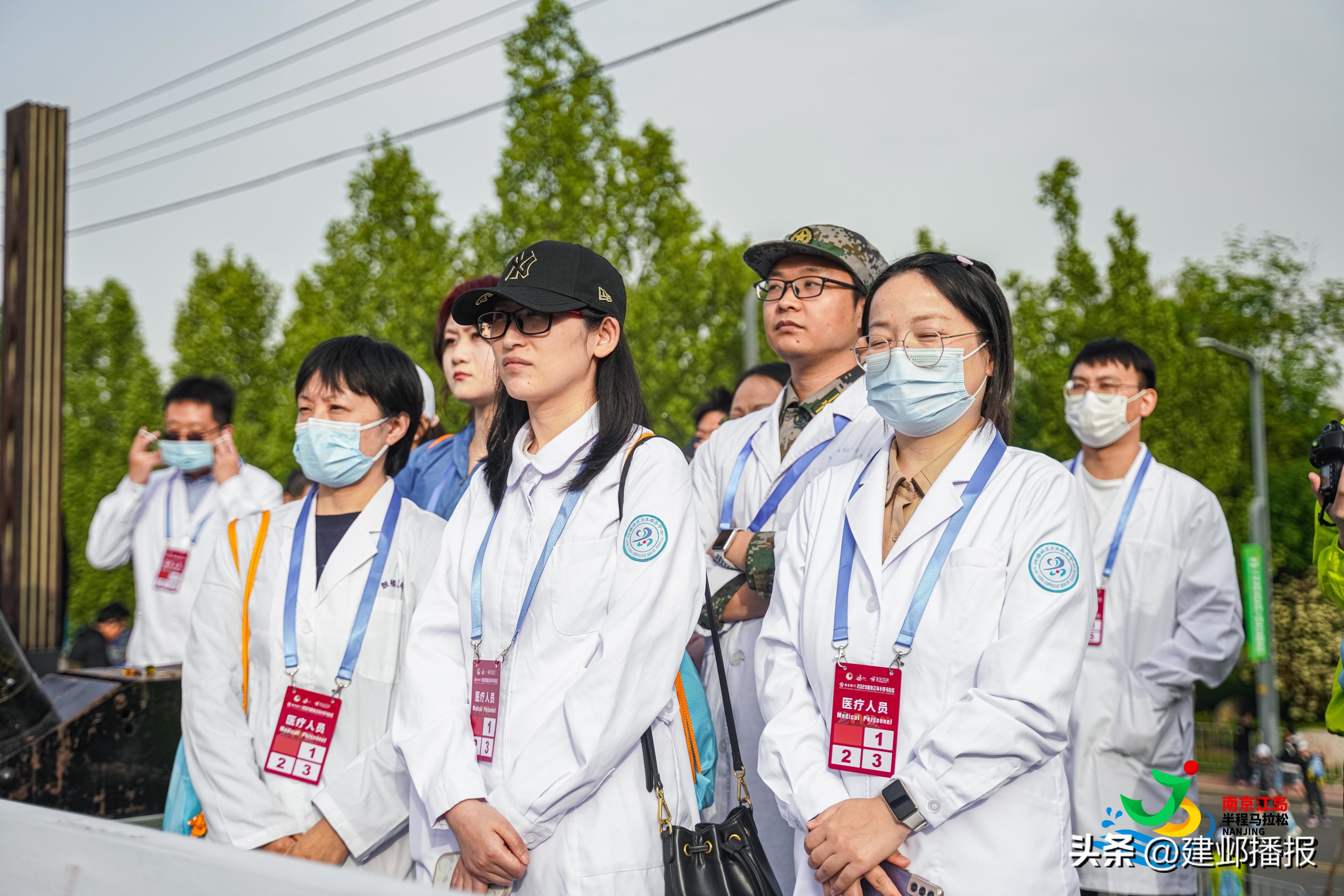 南京半程马拉松5000名,江心洲半程马拉松高校跑团