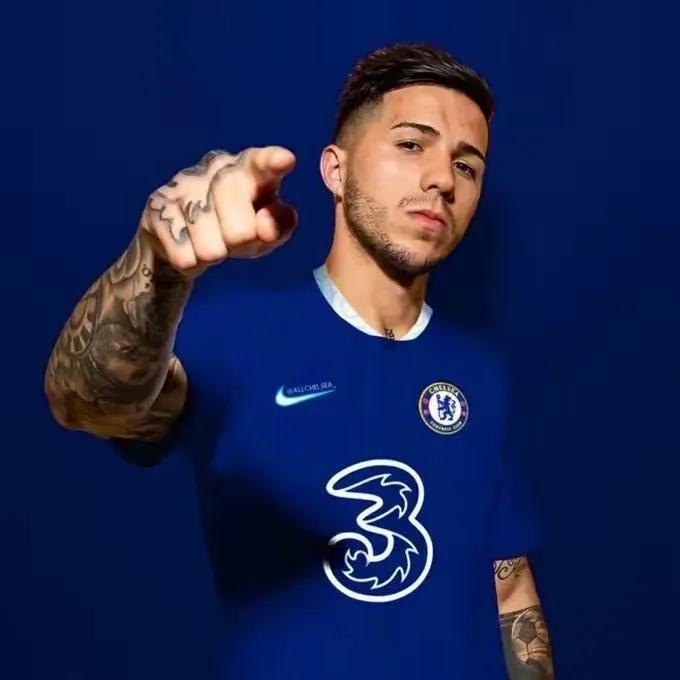 切尔西1.27亿欧签恩佐评价,切尔西1.21亿欧签下恩佐几年