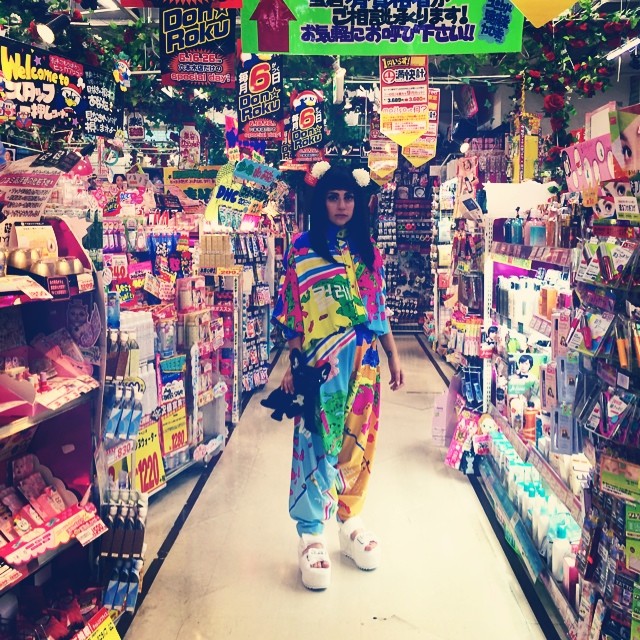 ladygaga现身街头,ladygaga去超市