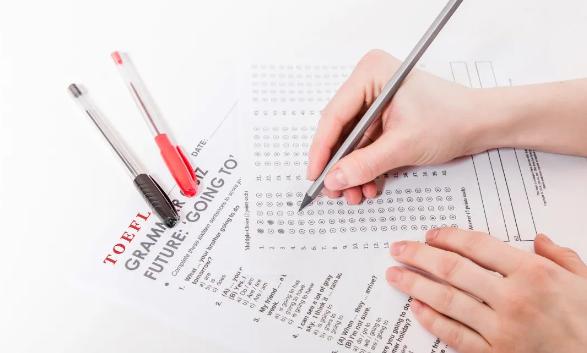 美国留学研究生托福成绩要求,去美国留学除了考托福还考什么