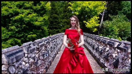 索尼a95k和普通电视比有什么区别,索尼电视a95k详细测评