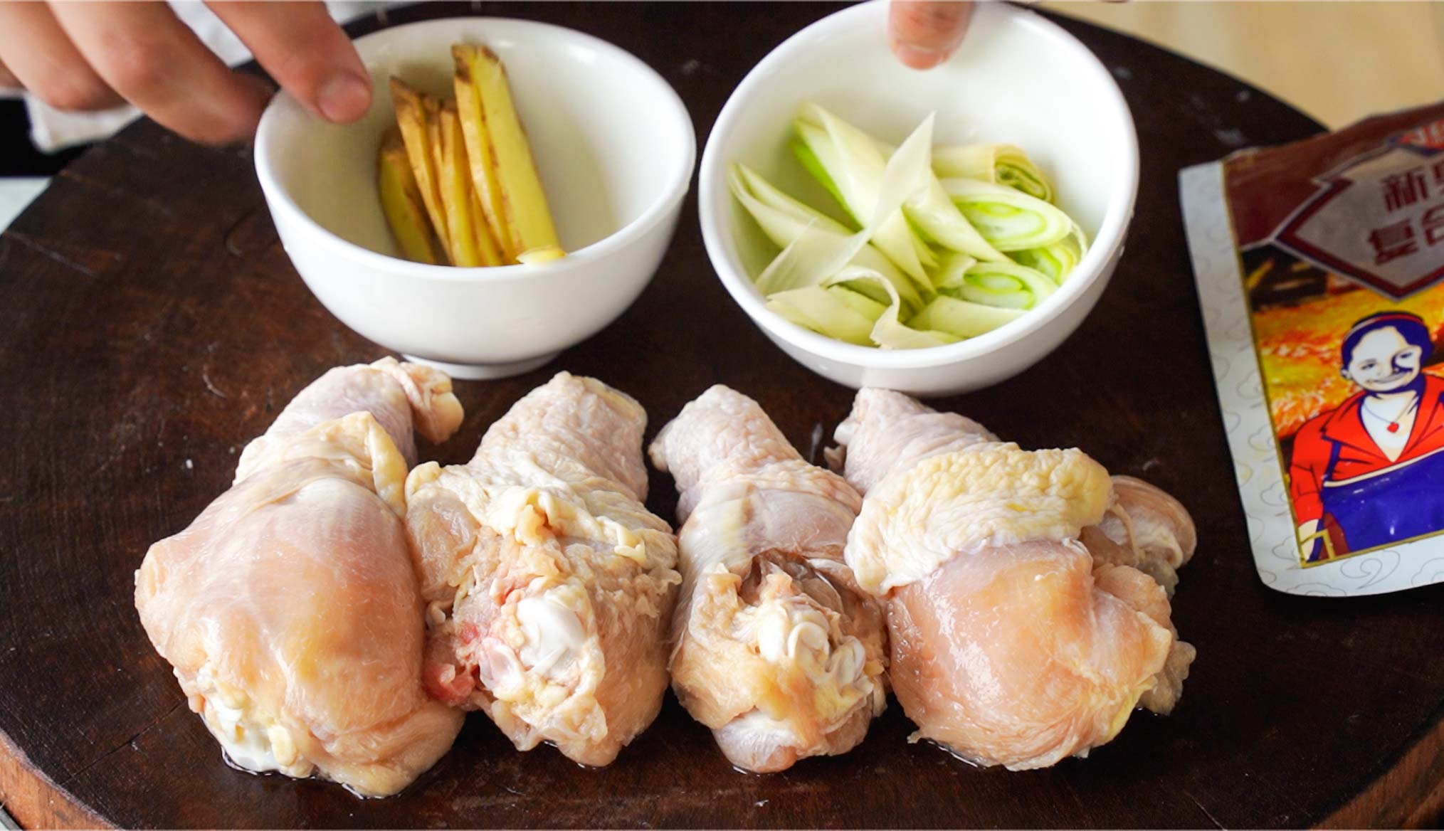 最好吃的炸鸡腿教程,正宗奥尔良炸鸡腿腌制方法