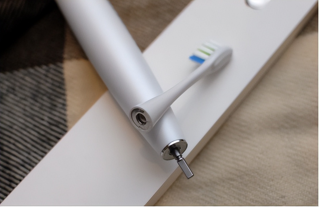 电动牙刷长期使用伤牙,电动牙刷会对补的牙有损伤吗