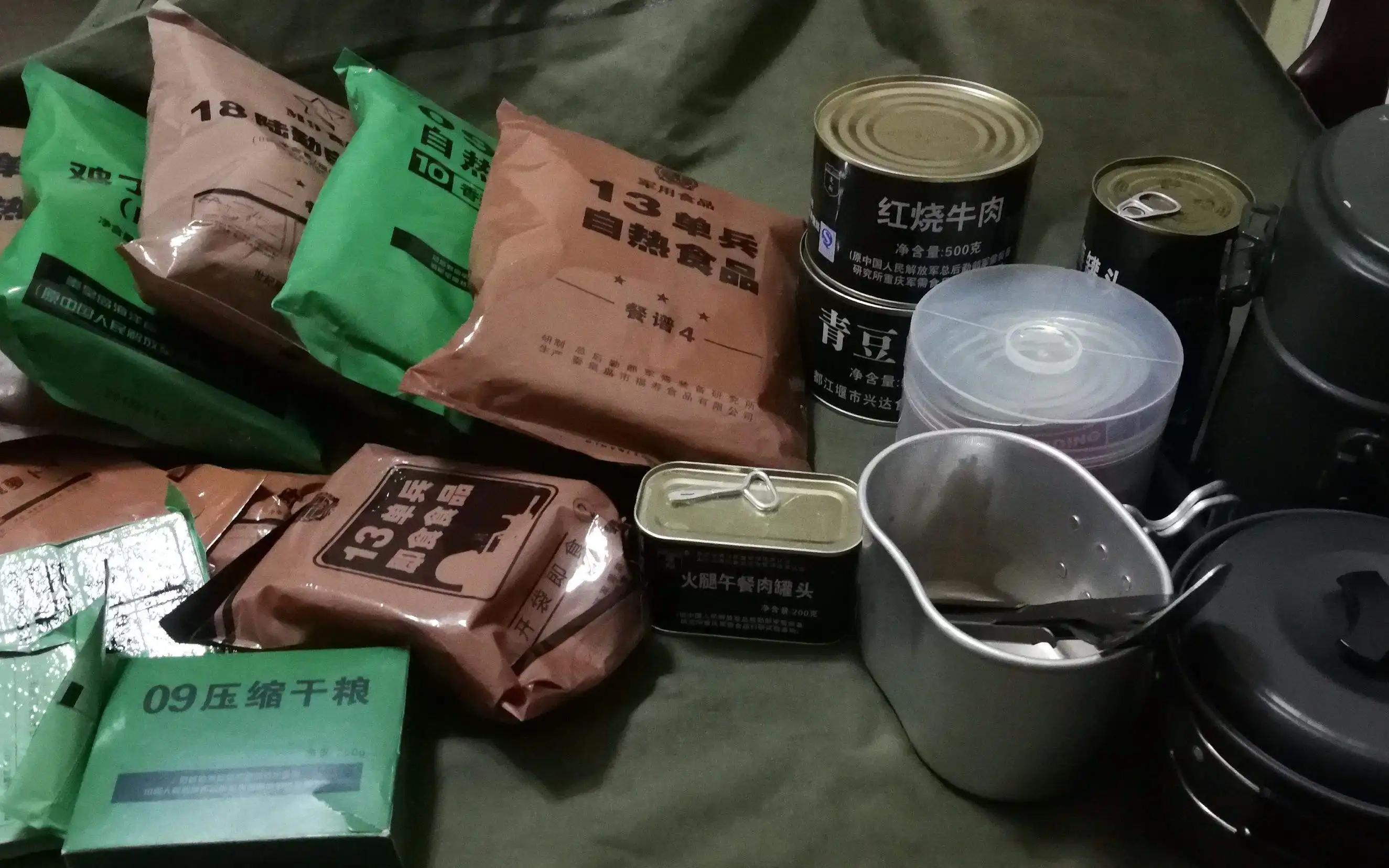 压缩军用压缩饼干是用什么做的,军用压缩饼干煮了之后是什么样子