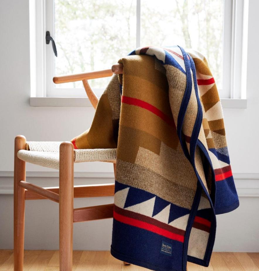 徒步登山秋冬推荐山峰,秋季一日徒步登山物品清单