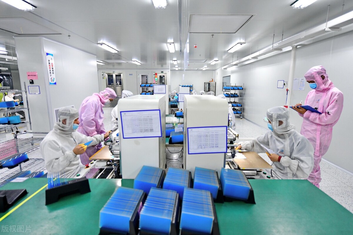 最近荷兰卖给中国光刻机了吗,荷兰对中国光刻机进展最新表态