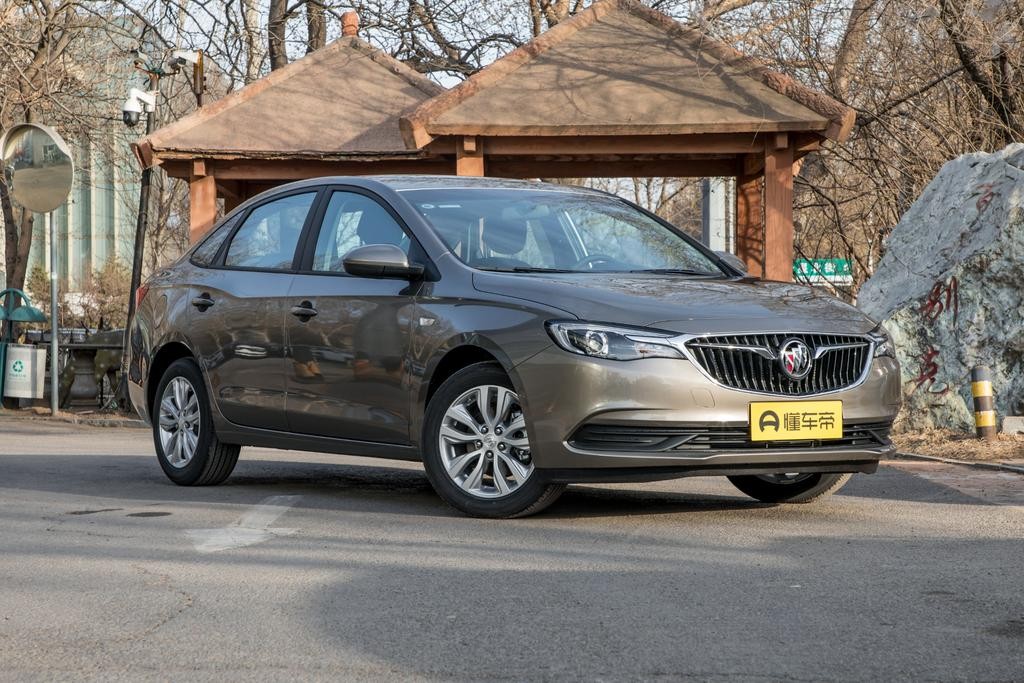 10万左右的家用轿车大比拼,10万以内四款家用小型车测试