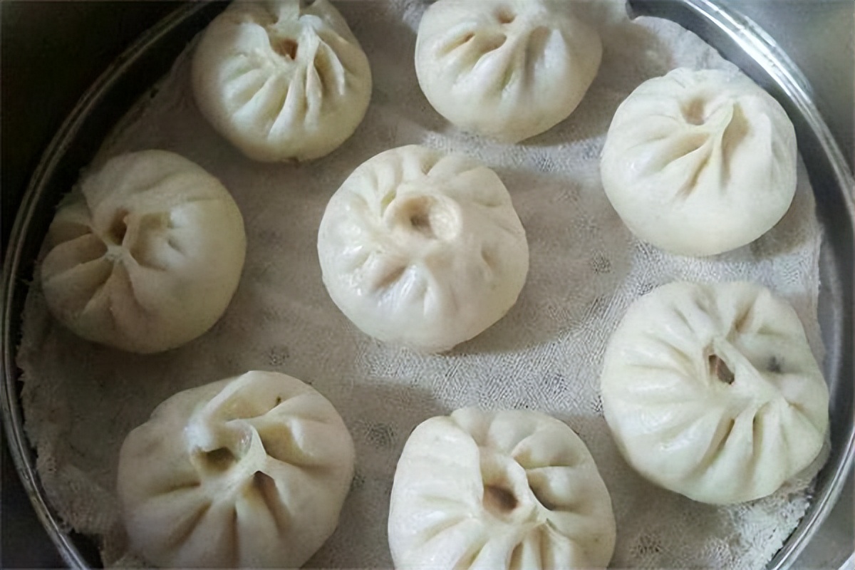 蒸包子提前发面是大错！教你一招，又白又松软不塌陷，一次成功