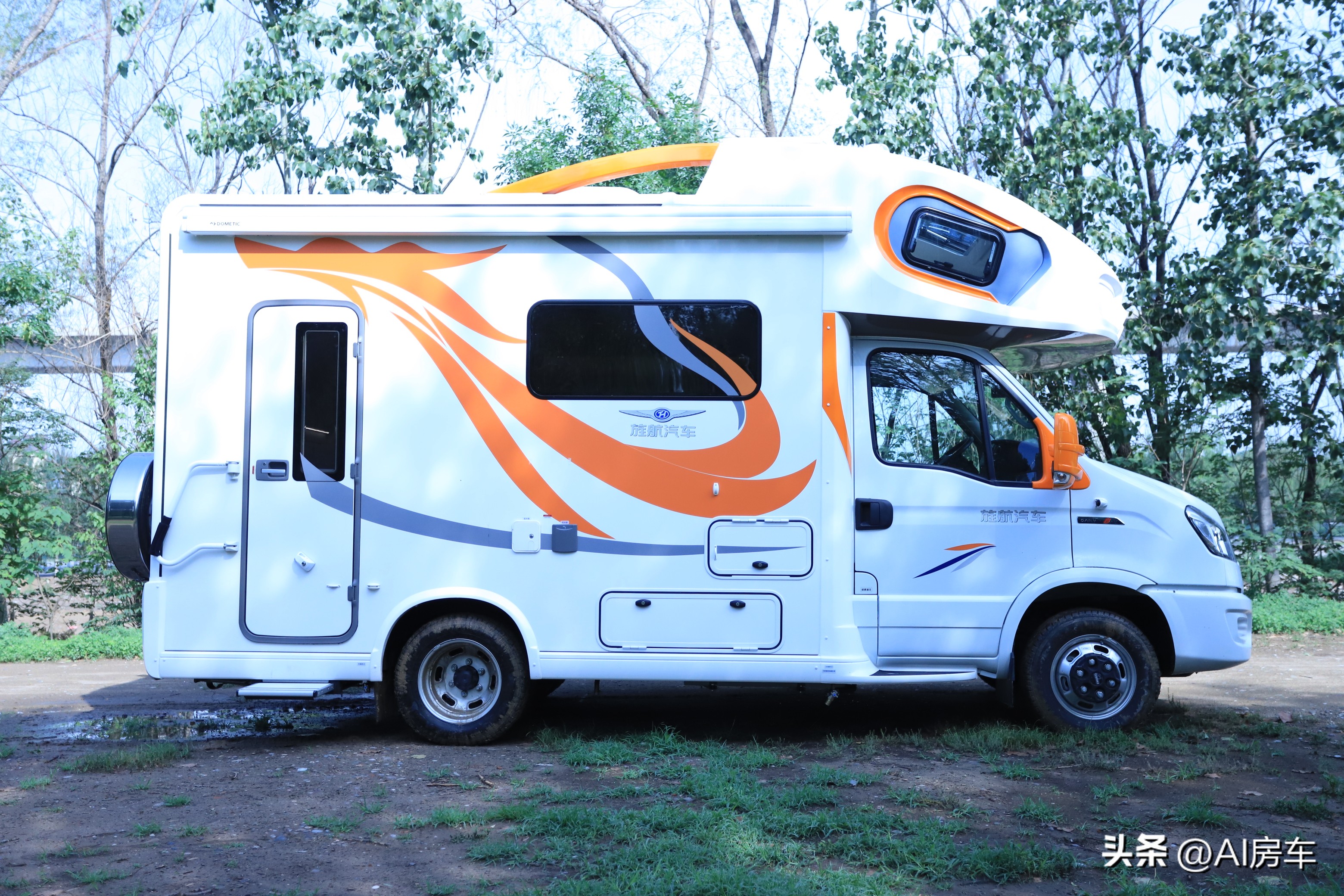 7人房车超大空间,旅行最舒服的十万左右七座房车