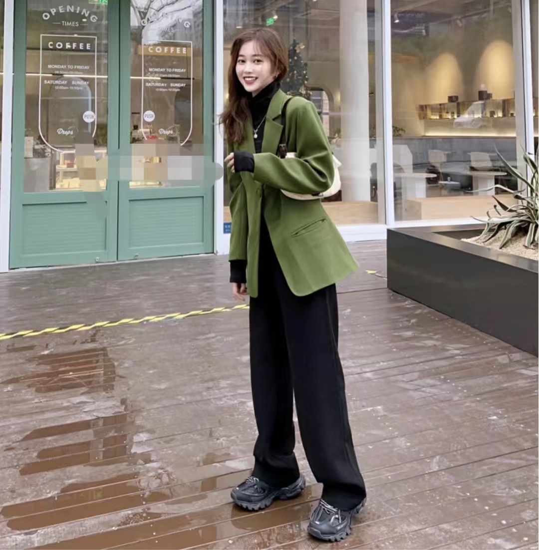 绿色配什么颜色最搭配比较高级,绿色和什么颜色搭配高级感