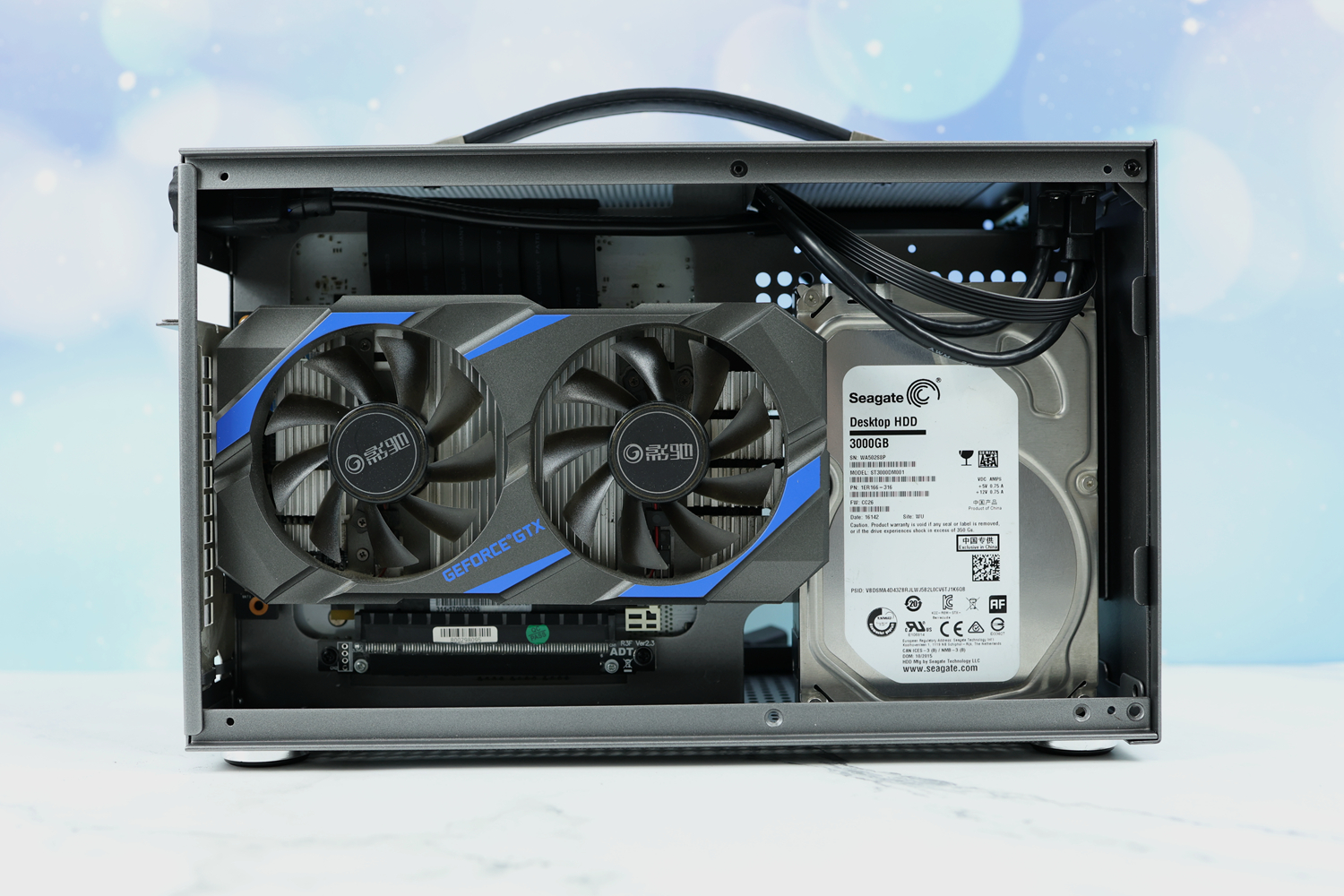 itx蜂鸟i100,装一台方便携带的主机