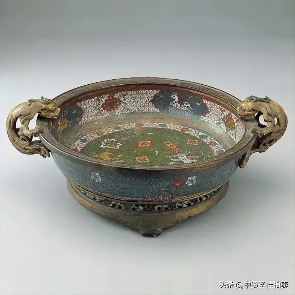 雍正粉青釉双龙尊1.24亿,雍正粉青釉双龙尊拍卖