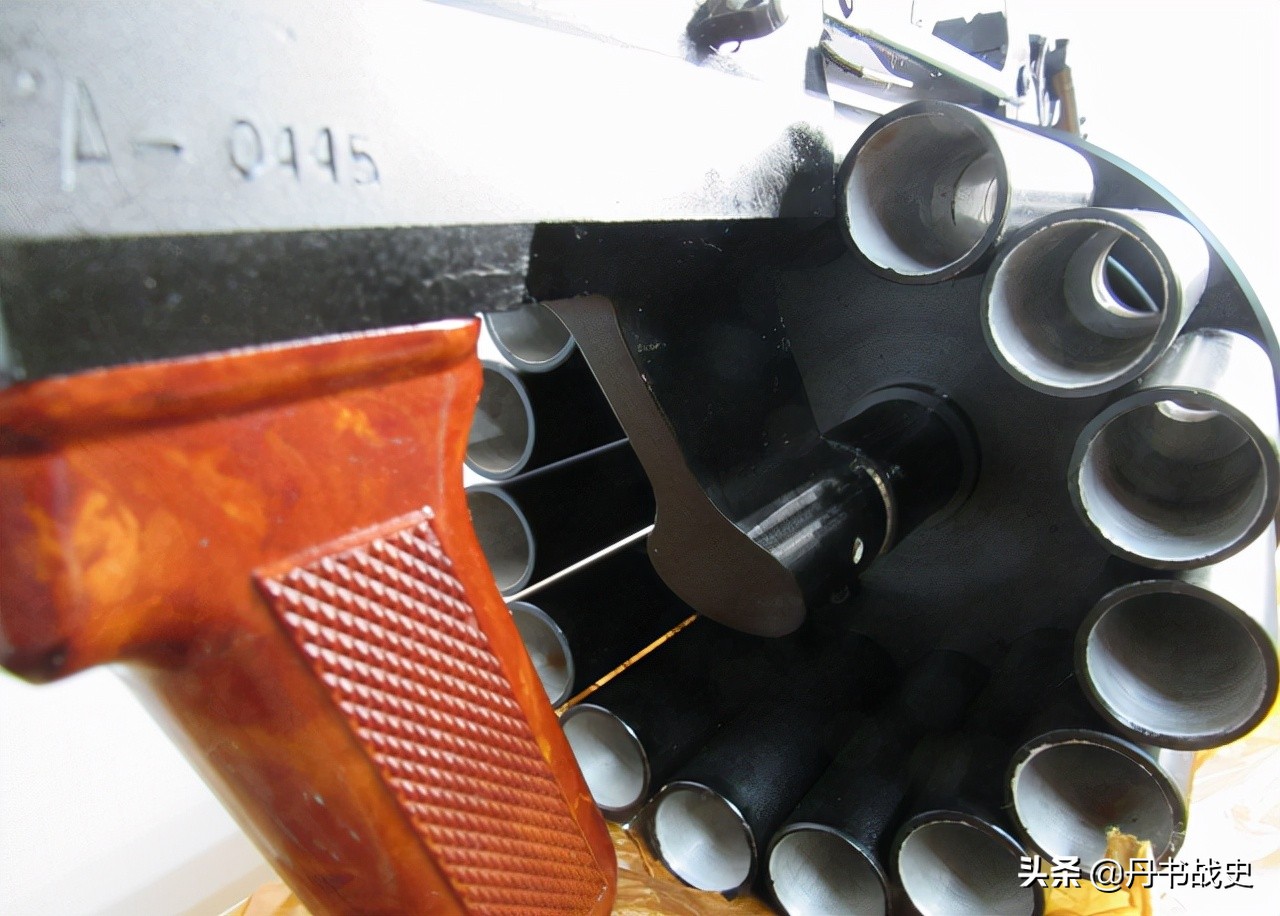 民用版英国韦伯利转轮手枪,6.35转轮手枪