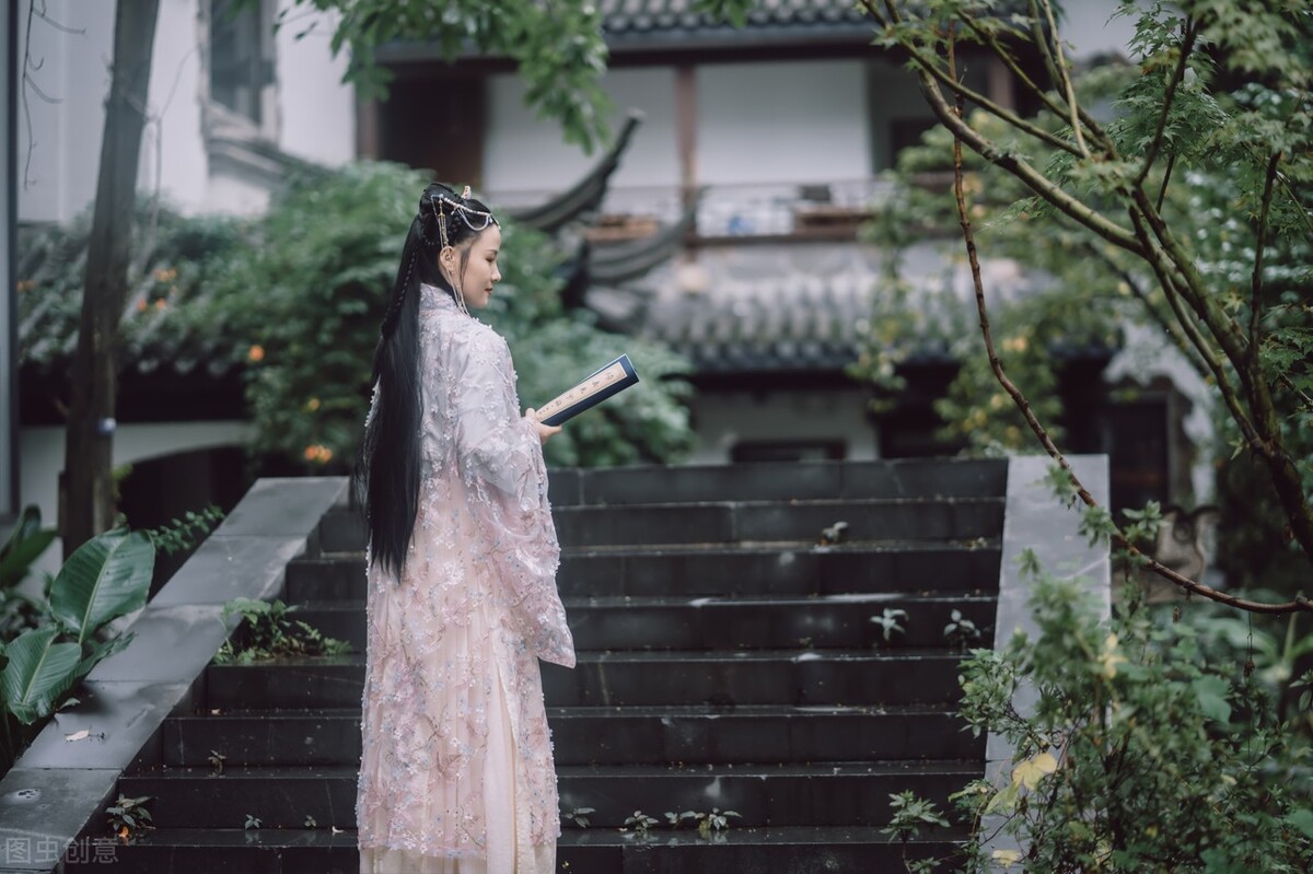 小戎诗经写的是哪里,诗经小戎全文及注解