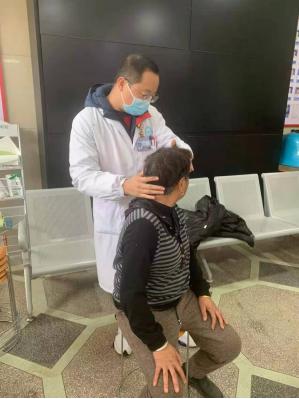 「我为群众办实事」华宁县人民医院中医医院开展“多科联合下乡义诊”活动