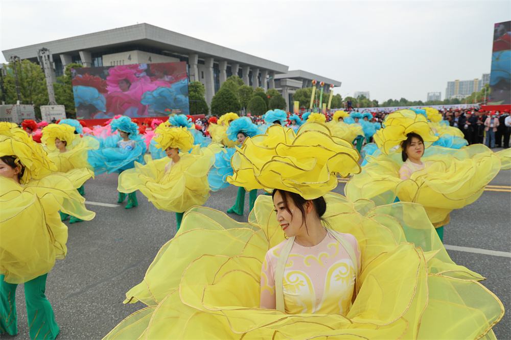绿色中国行走进大美南阳直播,绿色中国行走进明月山乌兰图雅