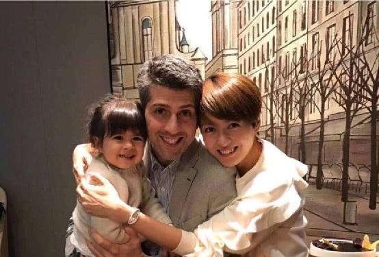 双方都是二婚的10对明星夫妻,盘点娱乐圈中的跨国夫妻