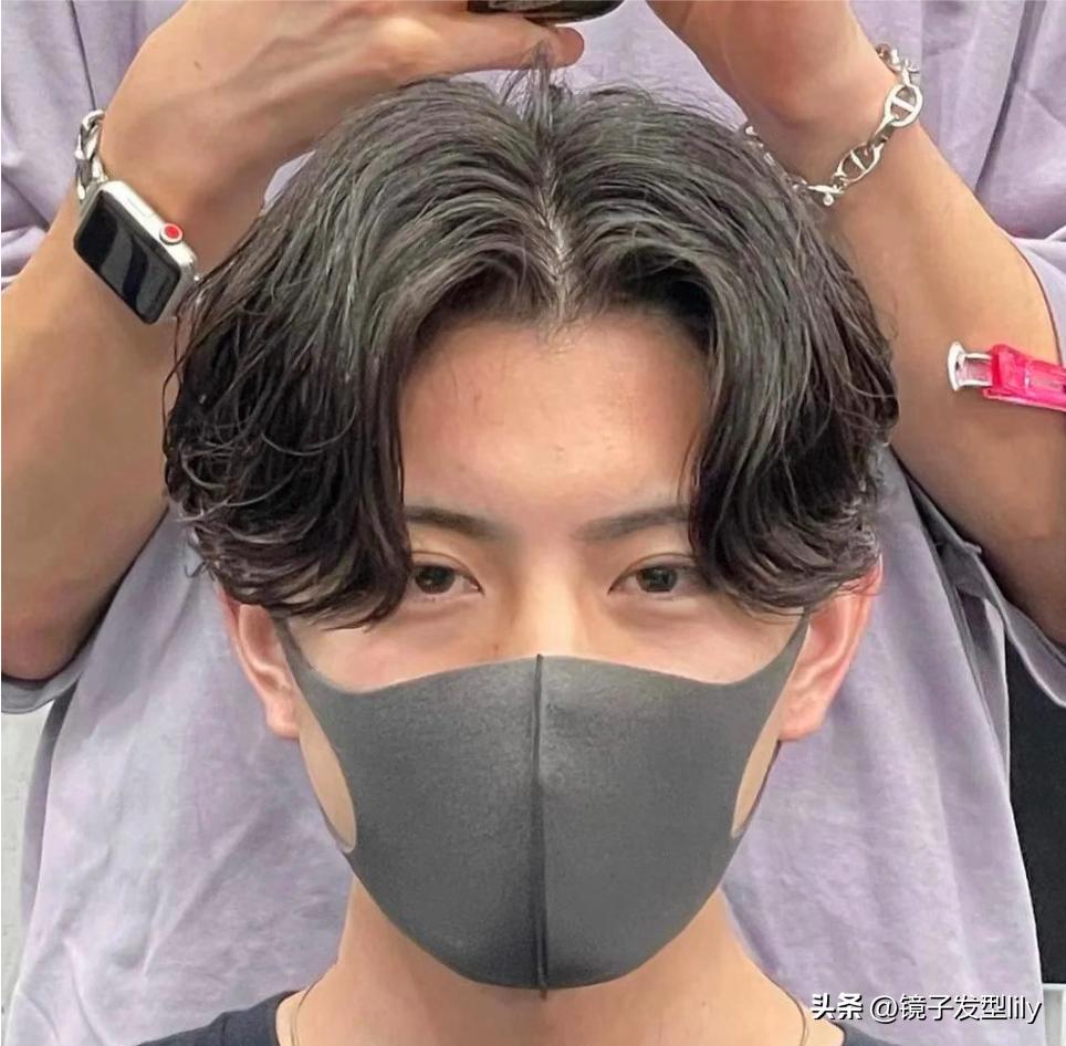 发型男2020流行发型飞机头烫发,男款发型2020流行发型烫发