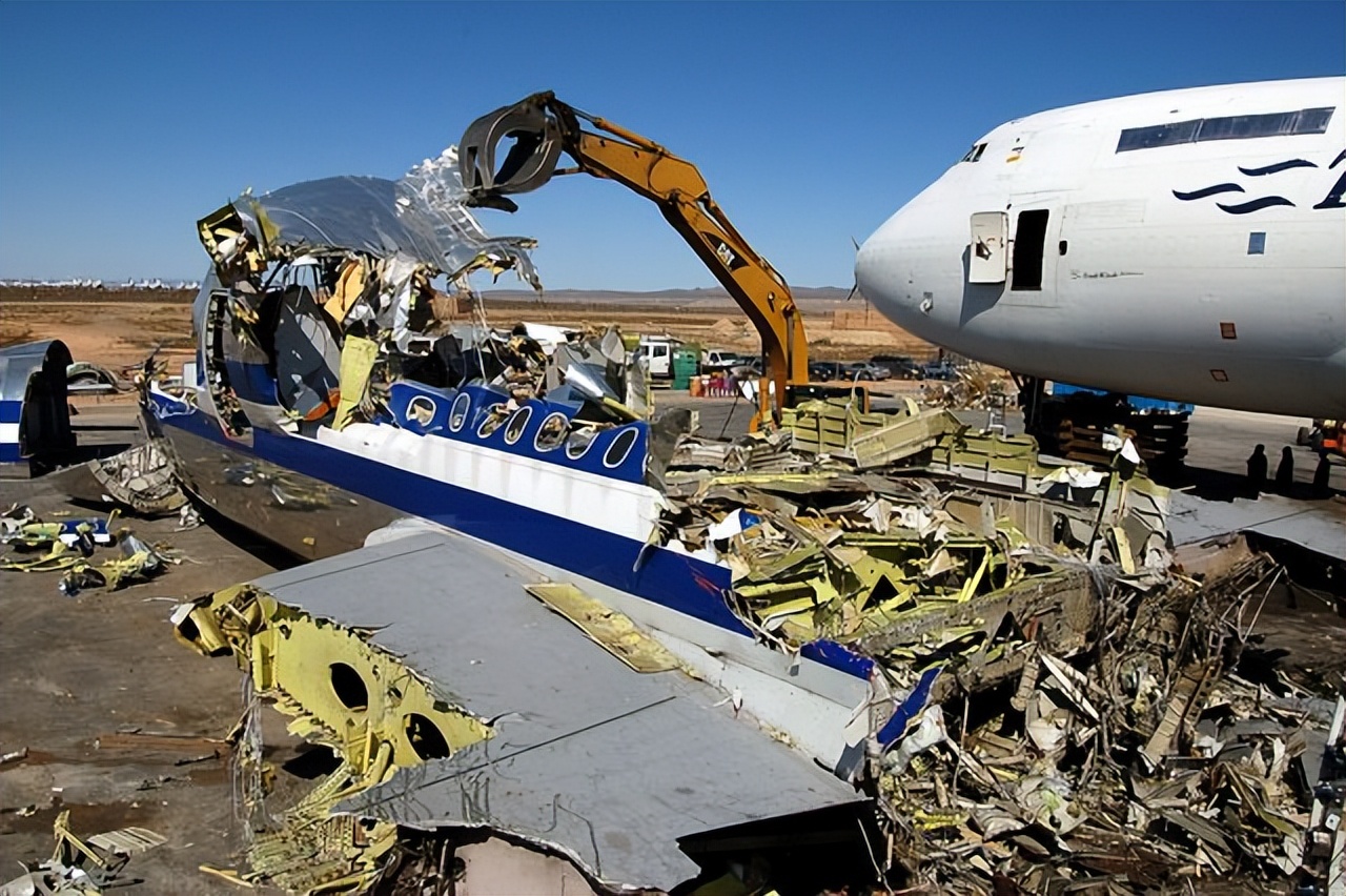 中国退役飞机被送到哪里了,为什么退役的飞机要到美国拆解