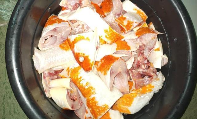 死了锦鲤怎么处理,锦鲤快死了有什么补救方法