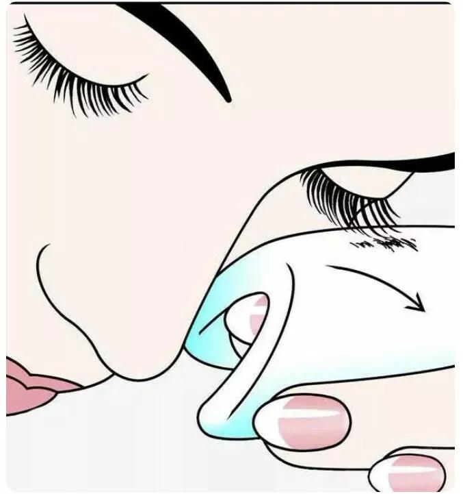 眼妆如何卸干净可以用酒精吗,眼妆怎么卸干净视频