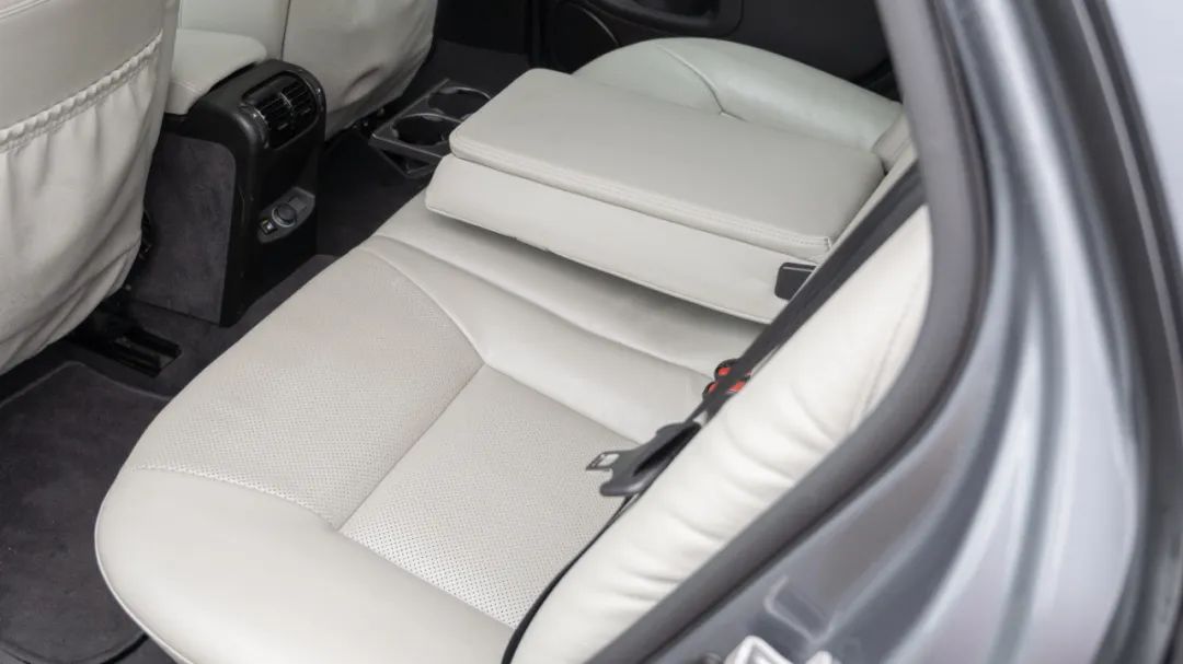 amg车队衣服,amg车队的衣服