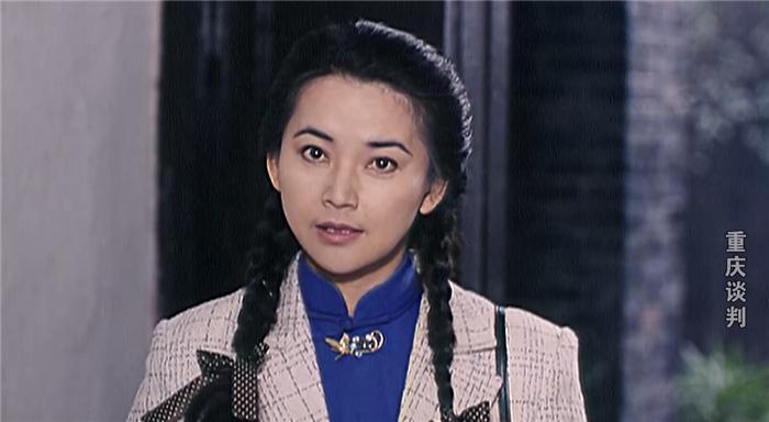 《重庆谈判》30年：纪念毛主席百年诞辰，古月和孙飞虎同框出演