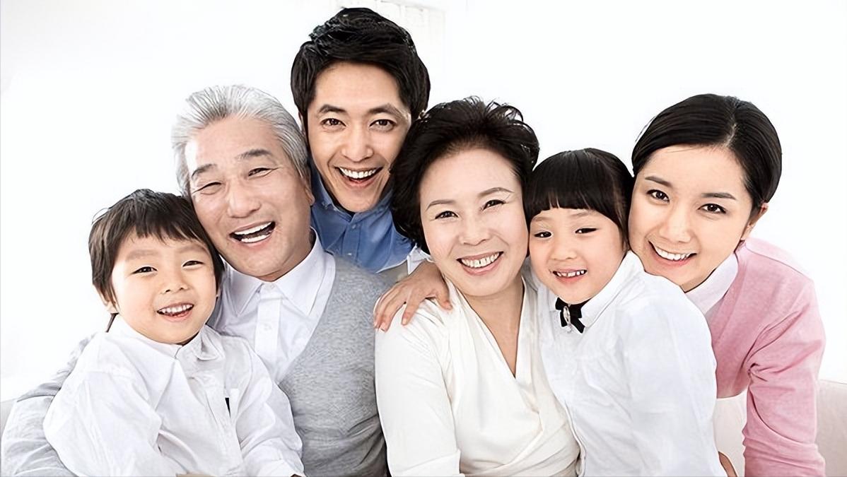 男子腹部痒,男子腹痛难忍夹出8条活虫