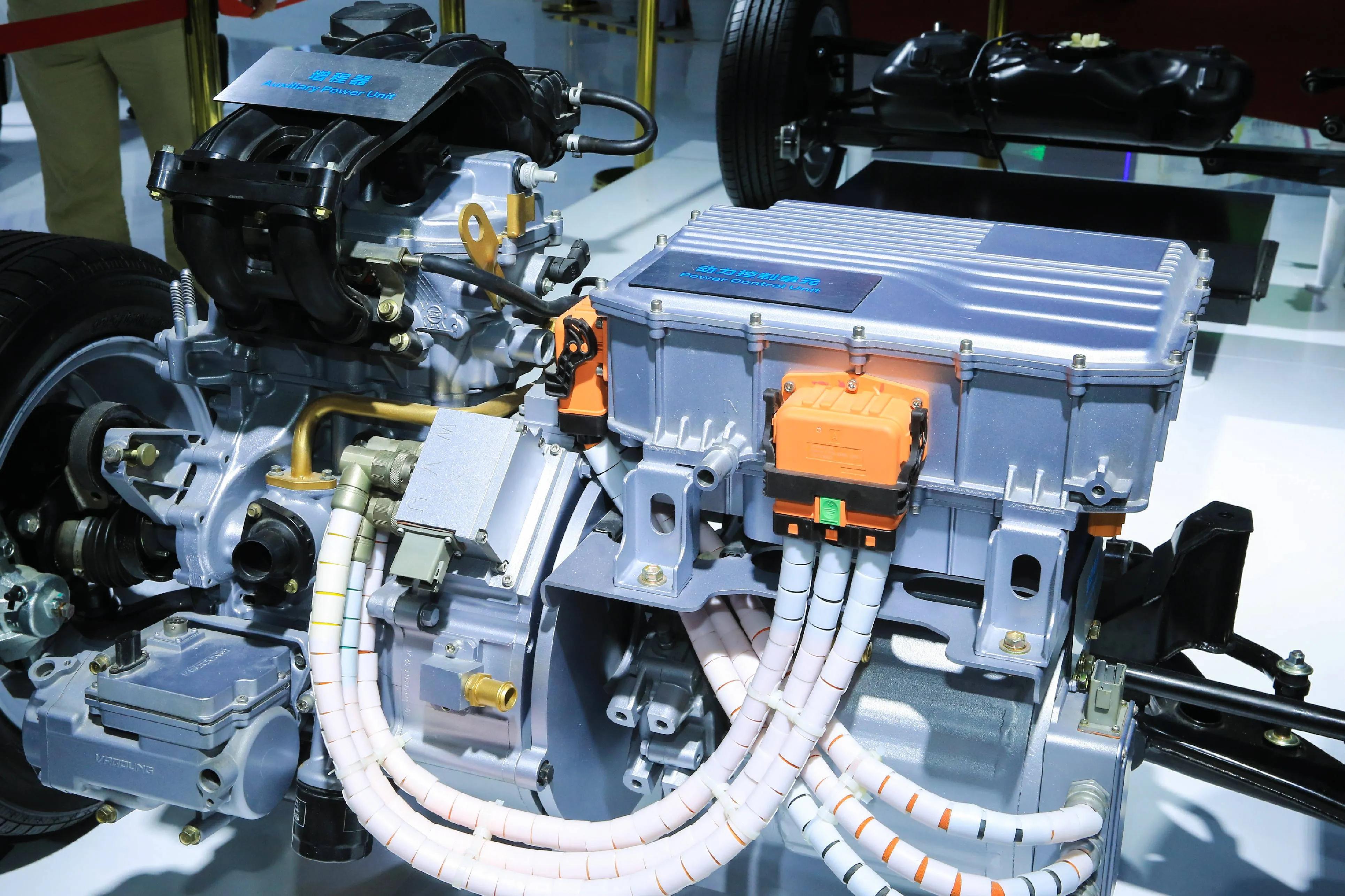 日本电车续航超5000公里,充一次电能跑500km的电车