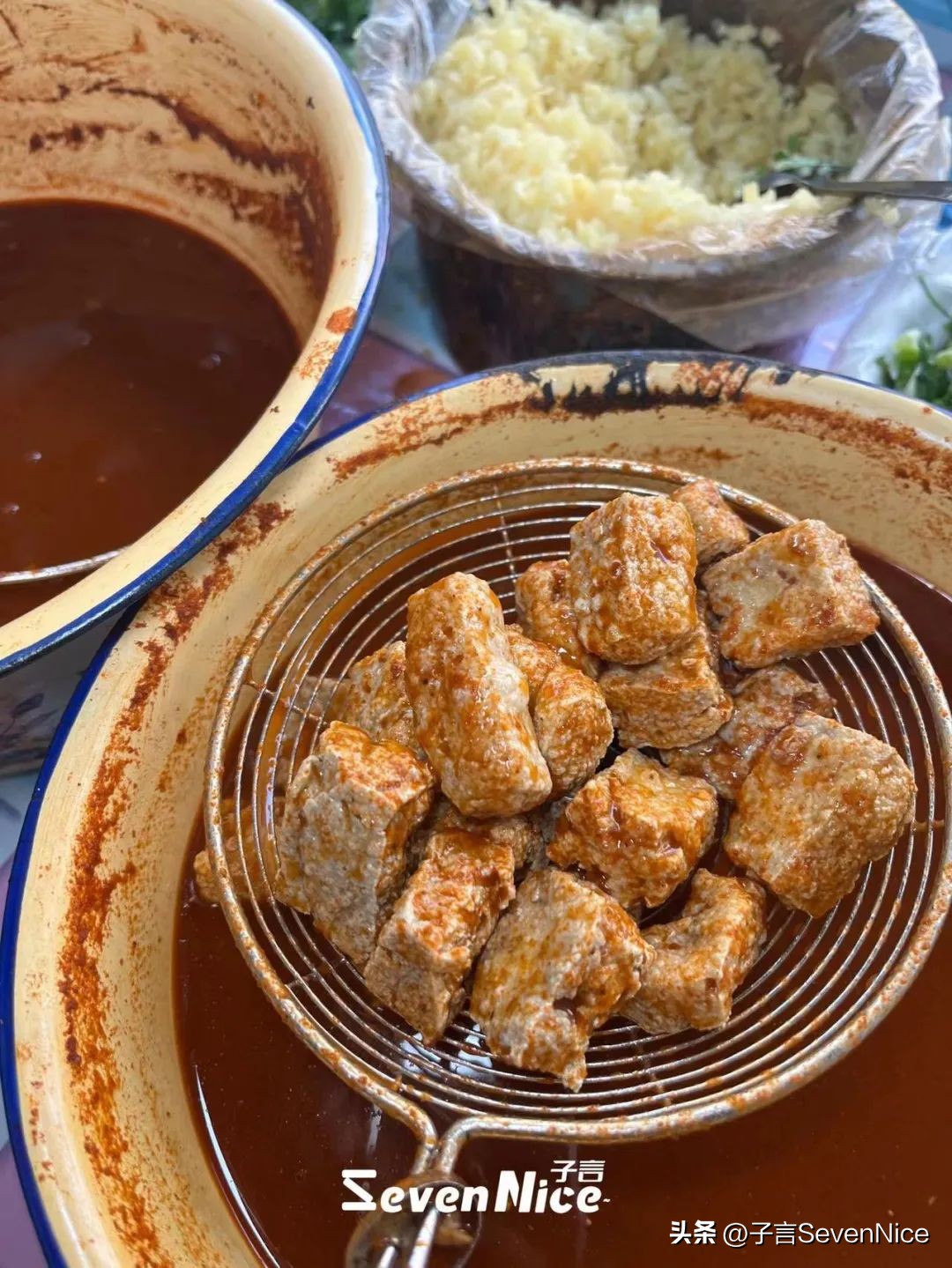 南昌一家超小店铺的臭豆腐,南昌中山路臭豆腐