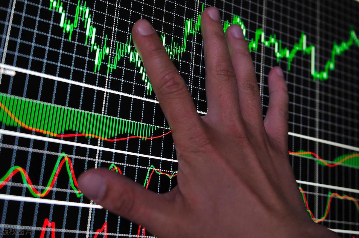 炒股是听“专家”的还是靠自己学习？新手散户应该这样做