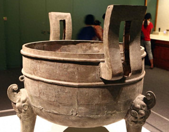 为什么古代的女子会用夜壶,古代人怎么用夜壶