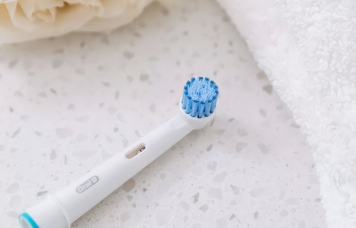 双十一送朋友情侣礼物推荐,520送男友礼物推荐电动牙刷