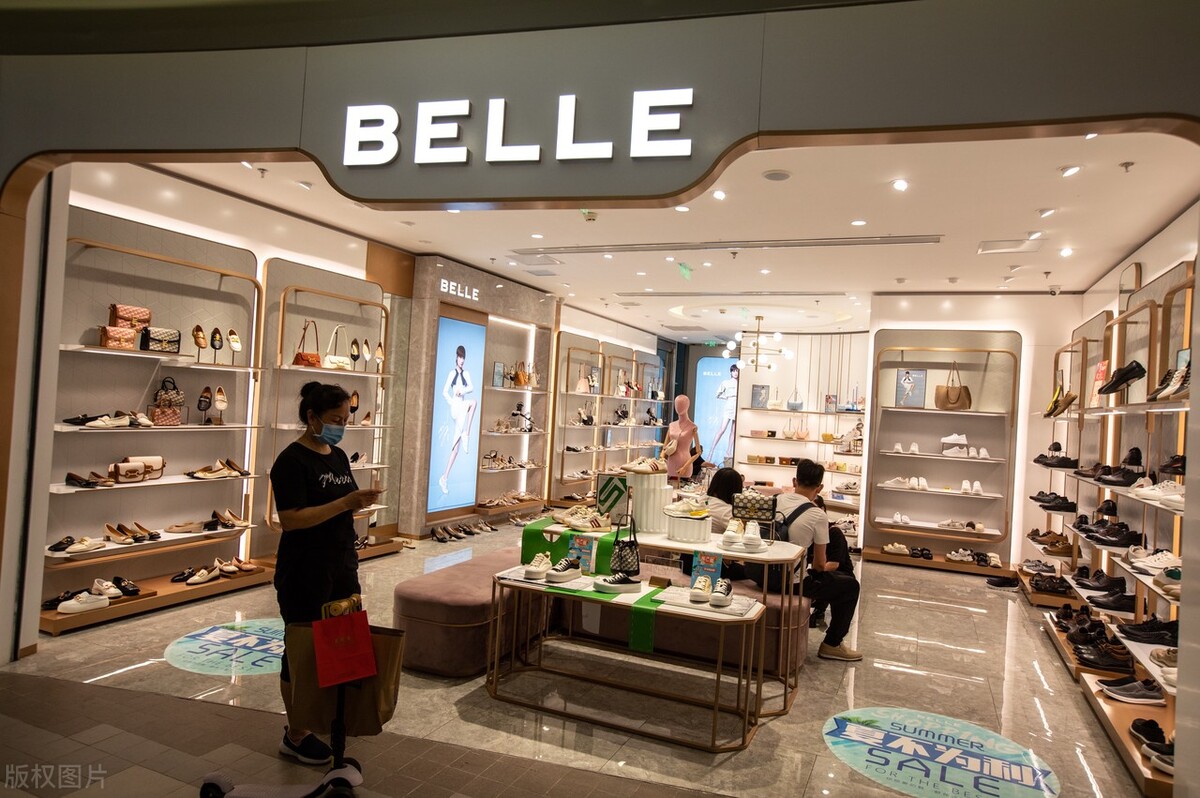 适合50岁女人鞋子品牌,50岁中年女人必买的鞋子就选这4双