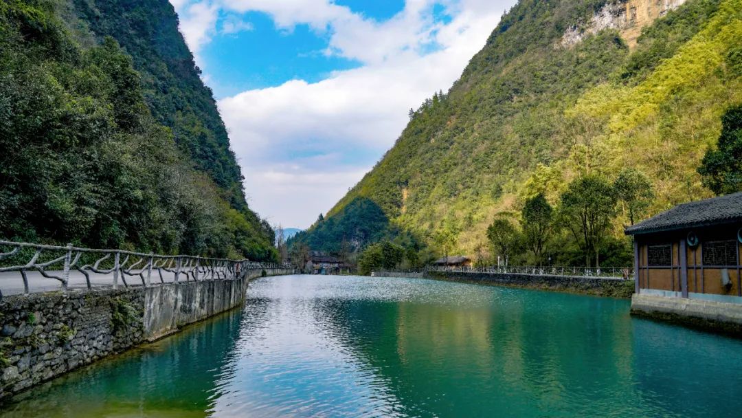 金佛山景区内温泉,金佛山温泉度假村泡温泉