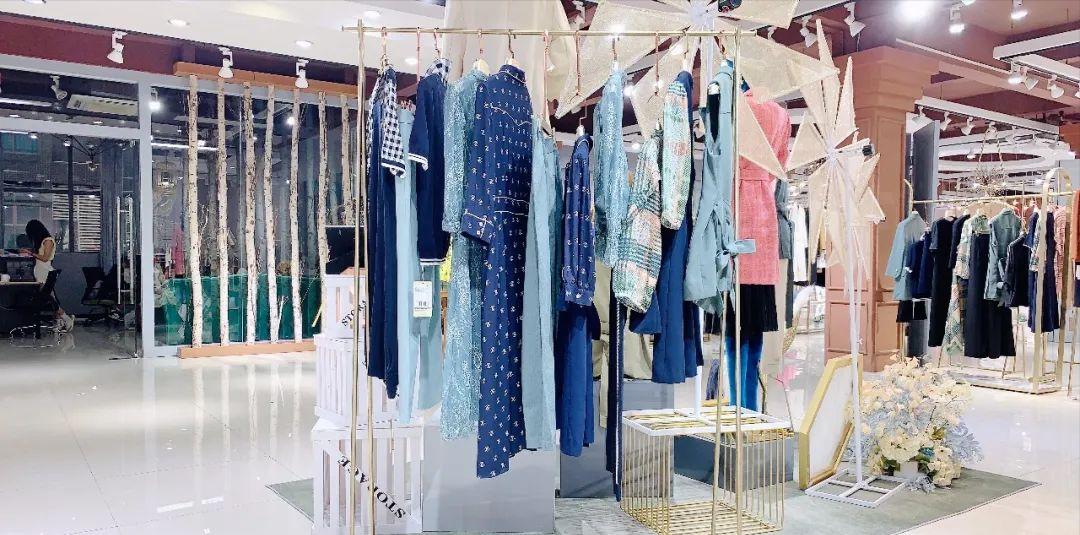 诗篇秋装连衣裙,诗篇白色卫衣连衣裙