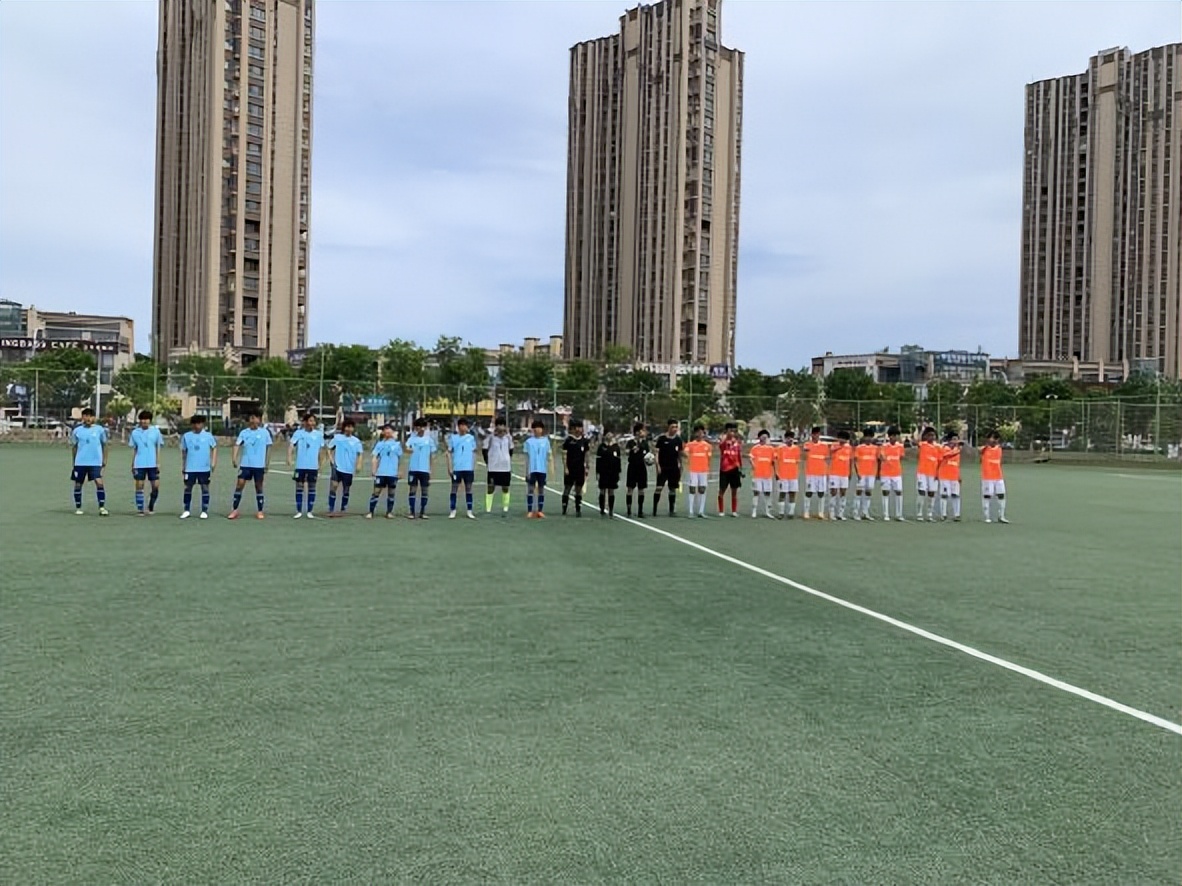 城阳二中喜报,城阳中学足球夺冠