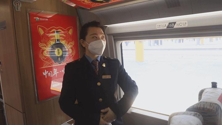 坐火车手机没电攻略,坐火车手机没电了应该去哪儿充