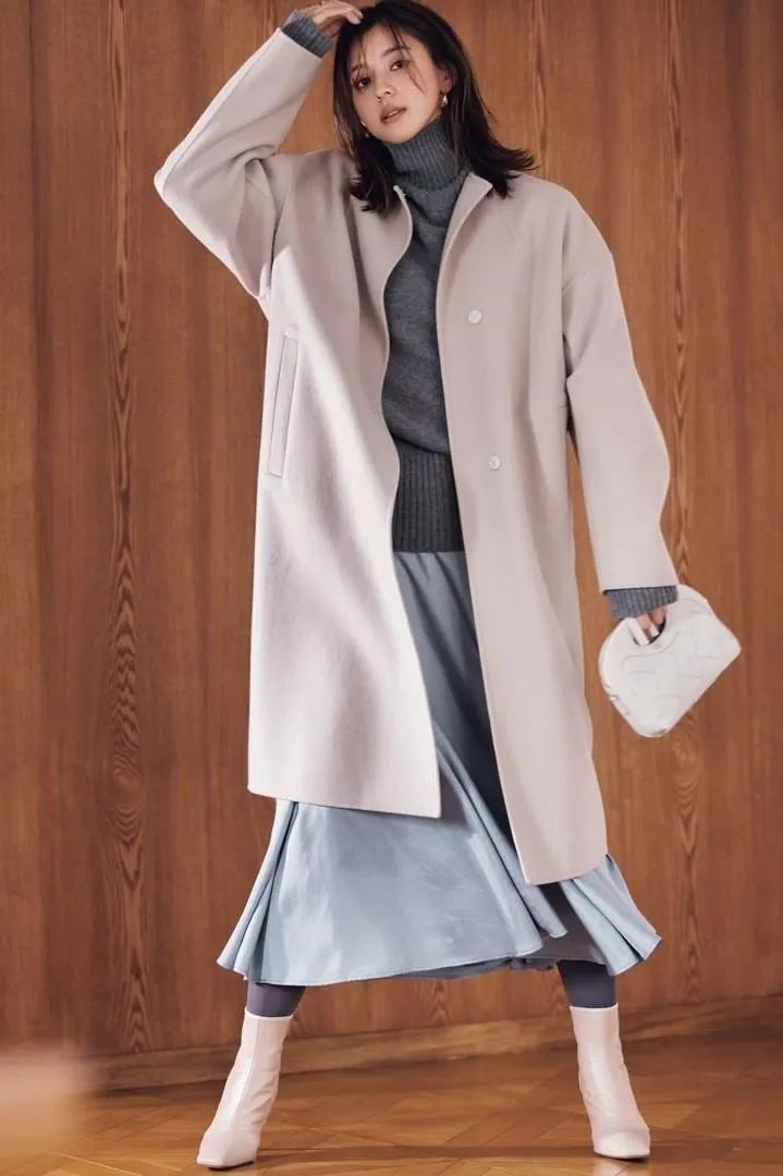 穿裙子靴子过年,过年穿了裙子显瘦