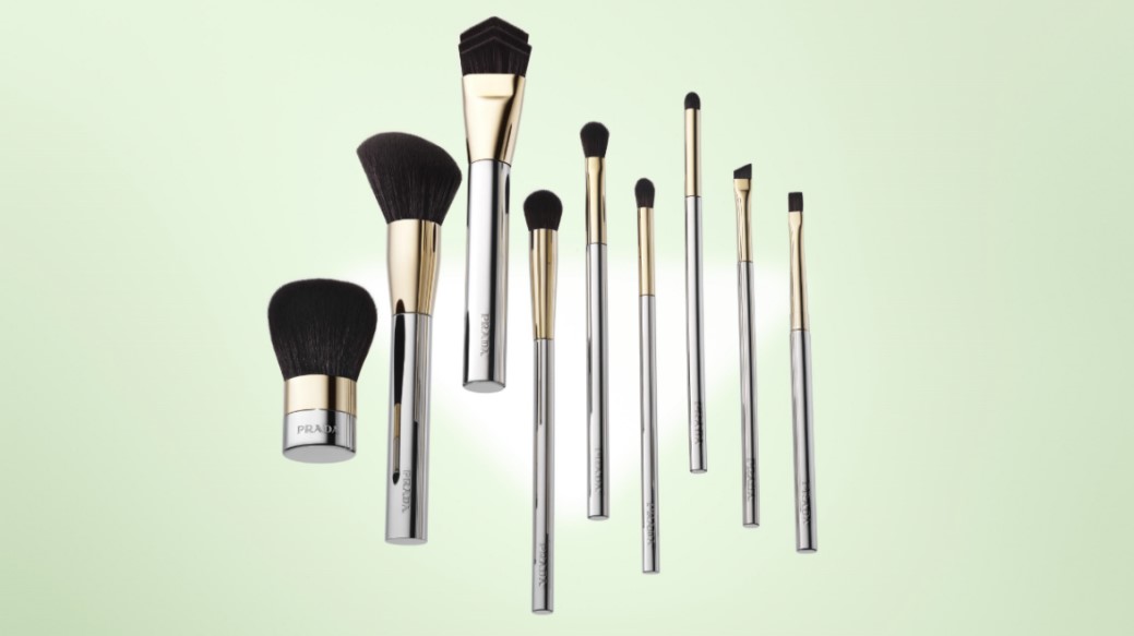 prada彩妆效果,prada唇膏在美妆界地位