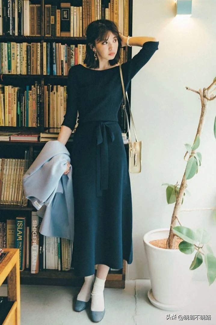 今年流行的裙子很显瘦,今年超火裙子显瘦束腰