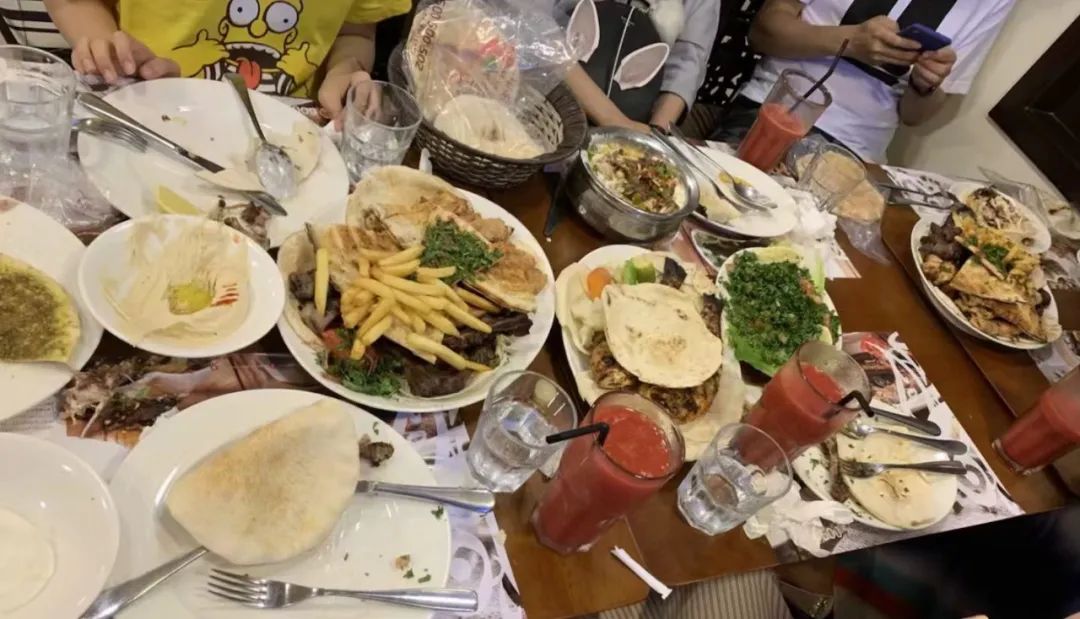 长袍、拖鞋，亲身经历告诉你中东人衣食住行都有什么有意思的点